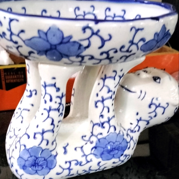 Vintage Chinoiserie Blue and White Monkey Holding a Bowl Decorative Holder - Picture 1 of 3
